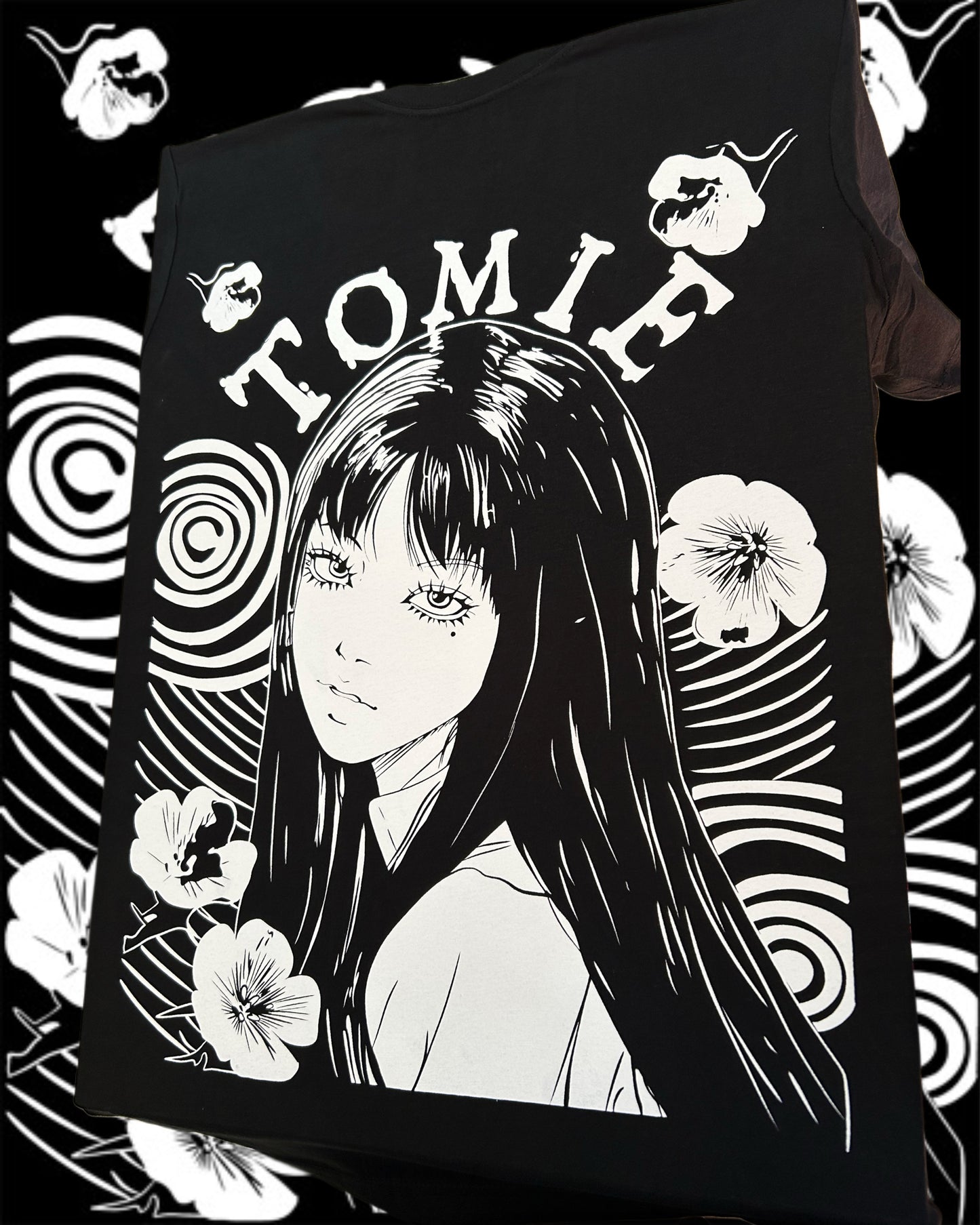 Polera negra Tomie-Junji Ito